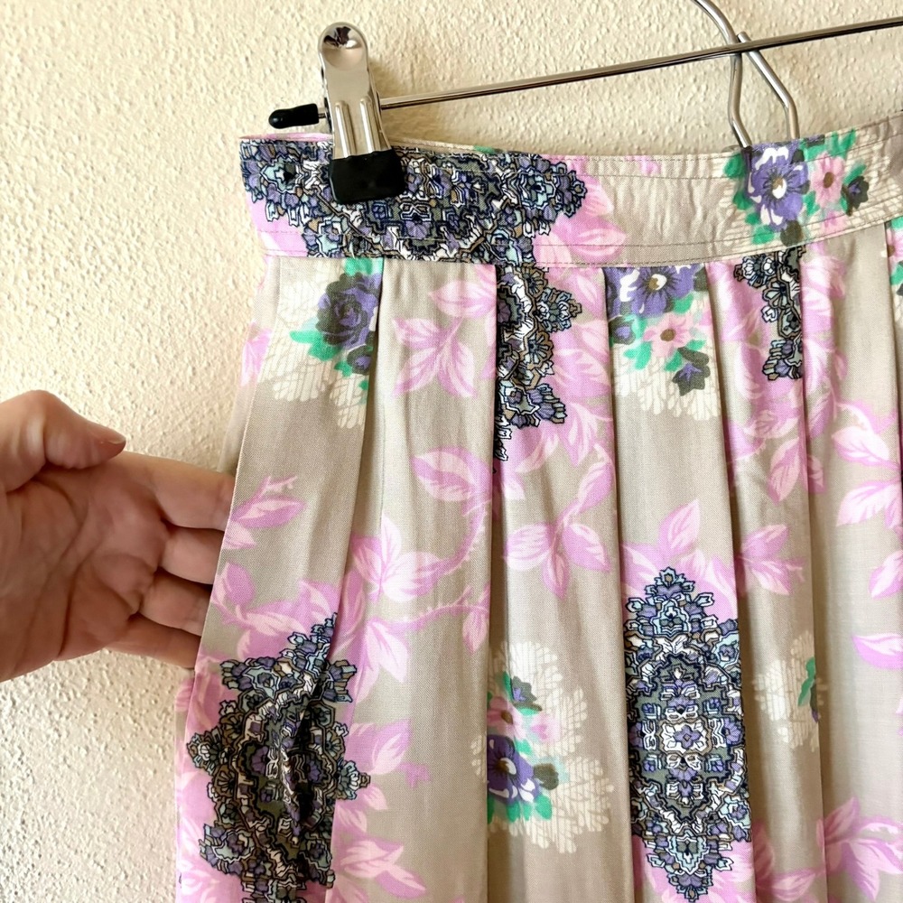 Vintage Worthington Floral Medallion Pleated Tan Maxi Skirt Boho Flowy Size S/M - Picture 6 of 8